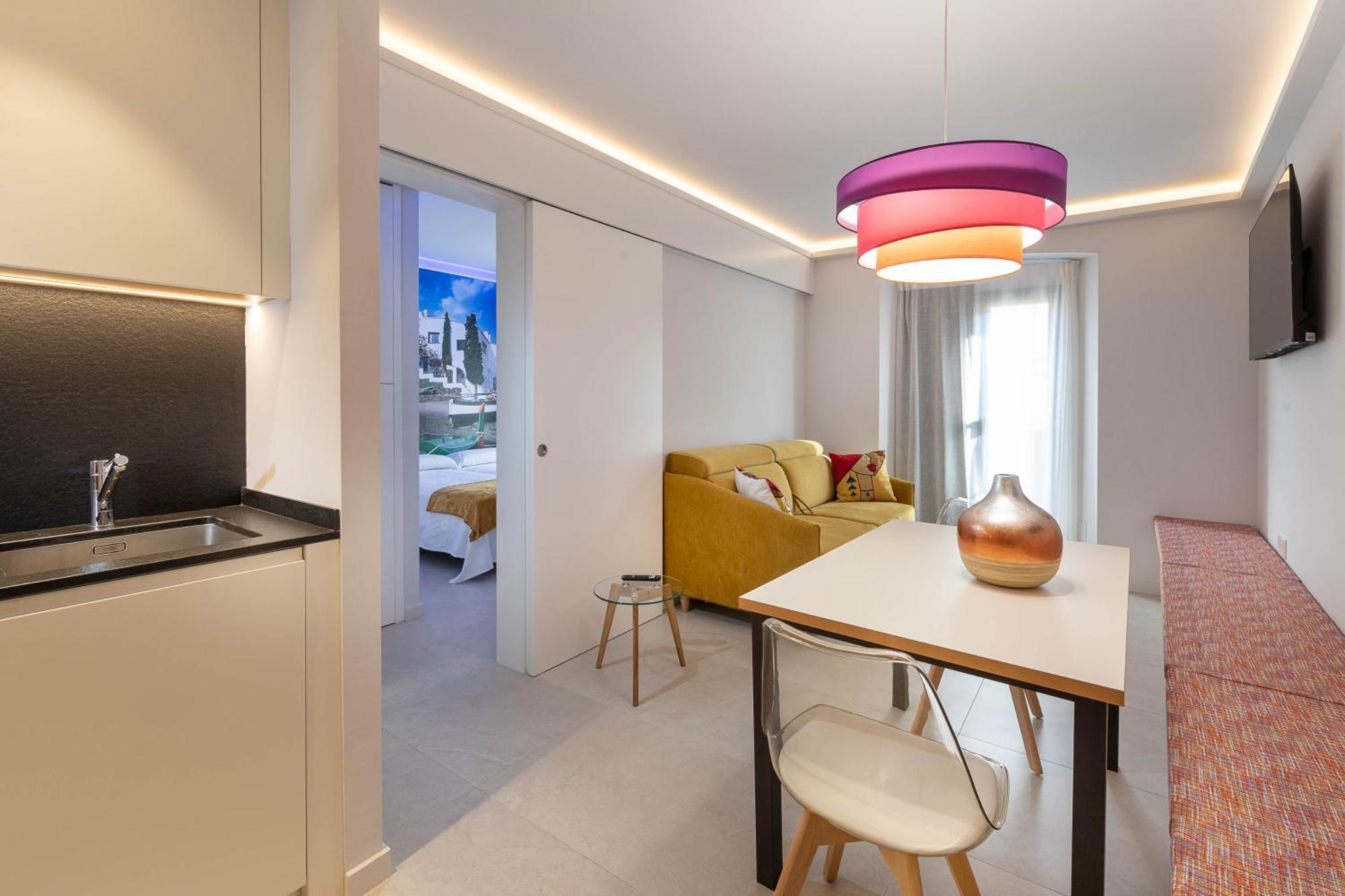 C&C Apartments Figueres  Ngoại thất bức ảnh